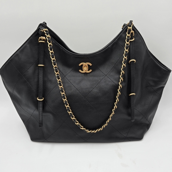 CHANEL Handbags - Chanel Maxi Shopping Bag - COA INCLUDED